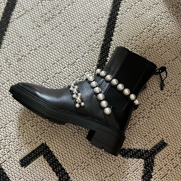 Zara Black Pearl Boots - Picture 5 of 11